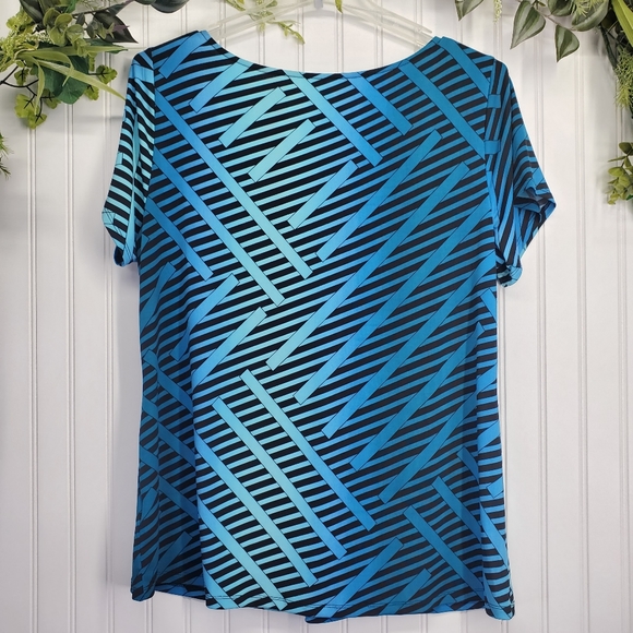 Worthington Women's Blouse Pleated Neckline Short Slv Stripes/Abstract Size 1X - Picture 5 of 5